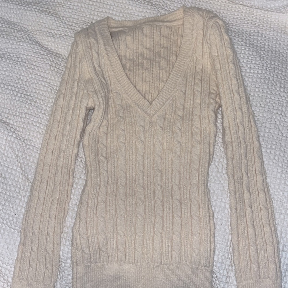 Women’s cream, soft, winter sweater, V neck, VERY stretchy